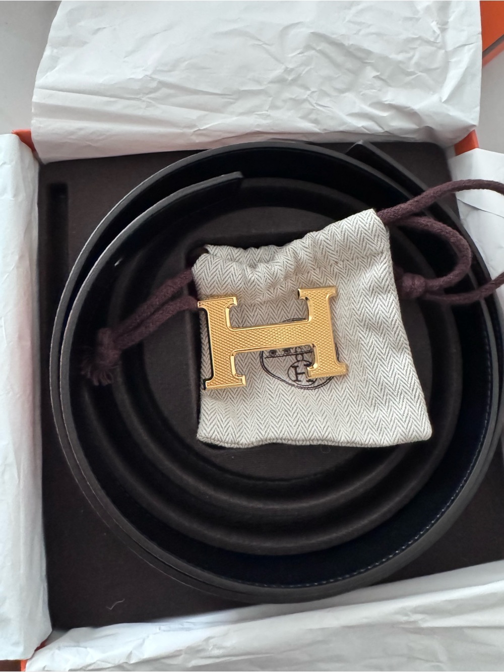 Hermes reversible Belt kit w/ Guillochee Buckle - Picture 2 of 11